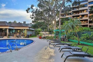 Pool - Take In Maui Water Views from a Sixth-Floor Oceanfront Condo (Lahaina)