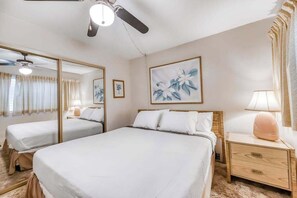 Iron/ironing board, WiFi, bed sheets - Kihei Beach Condo with Pool, Free WiFi & Furnished Patio (Kihei)