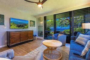 TV, offices - Ocean-View Lahaina Condo with Shared Pool - Close to the Beach (Lahaina)
