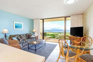 TV, DVD player, offices - Kihei Sugar Beach Condo with Shared Grill & AC for Beach Lovers (Kihei)