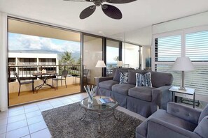 TV, DVD player, offices - Kihei Sugar Beach Condo with Shared Grill & AC Close to Beaches (Kihei)
