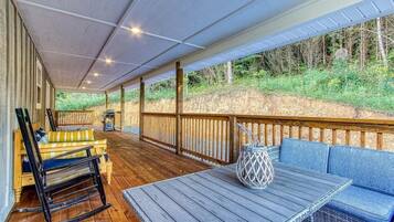 Huis, meerdere bedden (Sticks Creek) | Terras