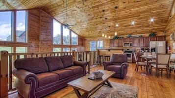 House, Multiple Beds (Sunshine and Whiskey) | Living area