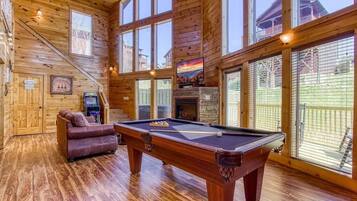 House, Multiple Beds (Sunshine and Whiskey) | Game room