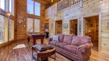 House, Multiple Beds (Sunshine and Whiskey) | Living area