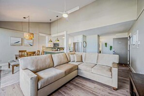 TV, DVD player, offices - Ocean & Sunset View Kihei Condo with Pool & Easy Beach Access (Kihei)
