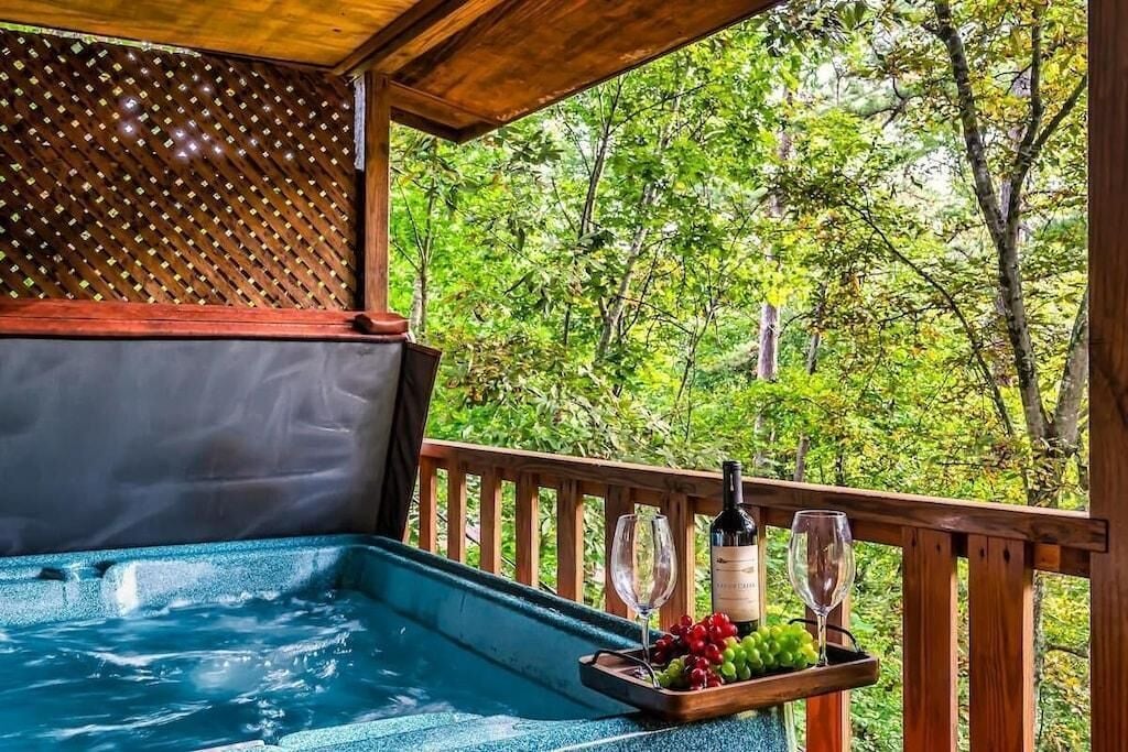 Casa, diversos llits (The Blessing Cabin) | Banyera d'hidromassatge a l'aire lliure