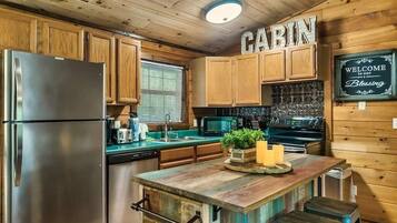 Casa, diversos llits (The Blessing Cabin) | Cuina privada