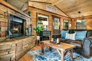 Casa, diversos llits (The Blessing Cabin) | Interior