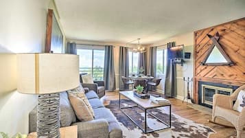 Kondominium, 1 Tempat Tidur King (The Summit) | Area keluarga