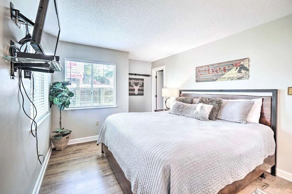 Condo, 1 King Bed (The Summit) | 2 bedrooms