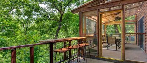 House, Multiple Beds (Z - Treehouse Overlook) | Outdoor dining
