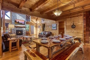 House, Multiple Beds (Z - Uncle Buck's Cabin) | Dining - Z - Uncle Buck's Cabin (Pigeon Forge)