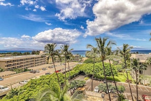 Exterior - Kihei Condo with AC & Shared Pool - Waves Await (Kihei)
