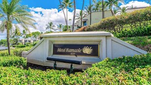 Señal que indica 'Maui Kamaole 2777'.