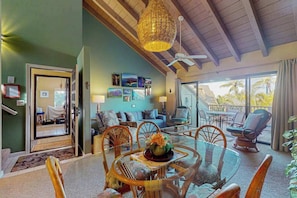 TV, DVD player, offices - Kihei Loft Condo with Private Lanai, Resort Pool & Tennis (Kihei)