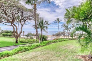Property grounds - Ocean-View Kihei Condo with Pools, Hot Tub, Tennis & Grill (Kihei)