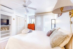 Desk, iron/ironing board, WiFi, bed sheets - Well-Located Kihei Condo with Lagoon Pool, Hot Tub, AC & Tennis (Kihei)