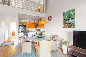 Dining - Top-Tier Kihei Condo with Pools, Grill & Hot Tub Near the Waves (Kihei)