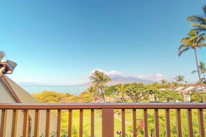 Property grounds - Top-Tier Kihei Condo with Pools, Grill & Hot Tub Near the Waves (Kihei)