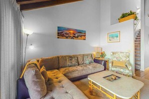 TV, DVD player, offices - Top-Tier Kihei Condo with Pools, Grill & Hot Tub Near the Waves (Kihei)