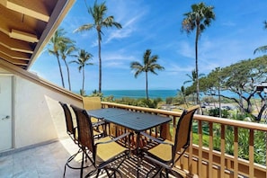 Outdoor dining - Top-Floor Ocean-View Kihei Condo with Lagoon Pool, Hot Tub & AC (Kihei)