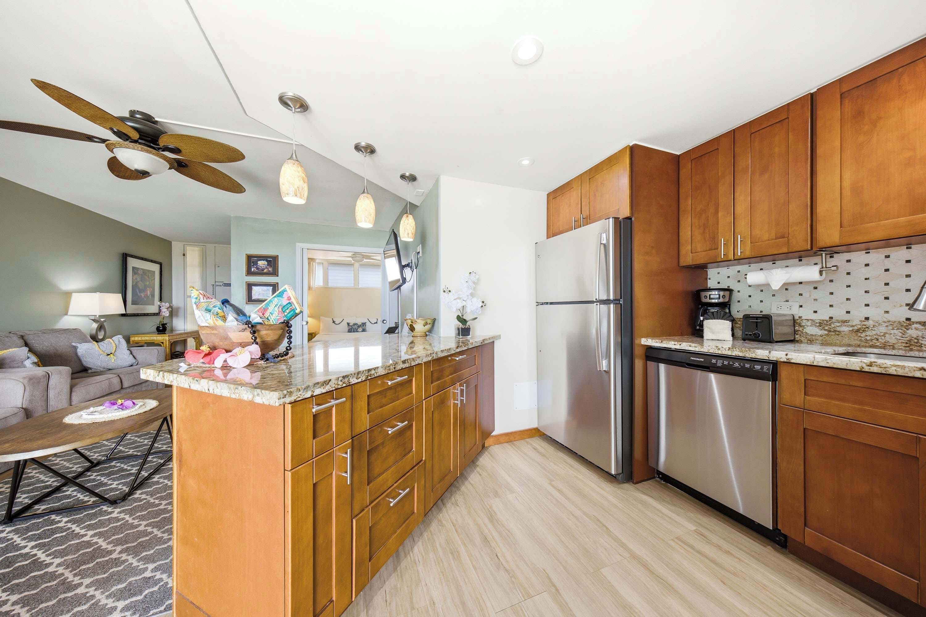Coffee/tea maker, fridge, microwave, oven