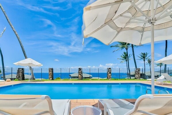 Pool - Stunning Kapalua Condo with Ocean Views, Private Lanai & Grill (Lahaina)