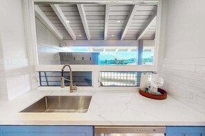 Interior - Stunning Kapalua Condo with Ocean Views, Private Lanai & Grill (Lahaina)