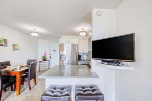 Dining - Beachfront Kihei Getaway with Pool, Hot Tub & Fast WiFi (Kihei)