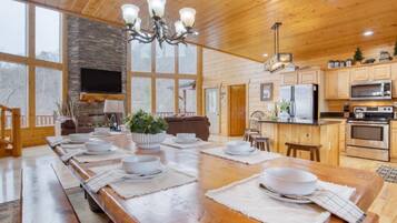 Rumah, Beberapa Tempat Tidur (Whispering Pines) | Dapur pribadi