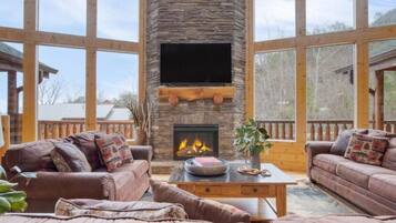 Casa, letti multipli (Whispering Pines) | Area soggiorno