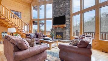 House, Multiple Beds (Whispering Pines) | Living area