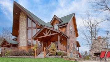 Casa, letti multipli (Whispering Pines) | Esterni