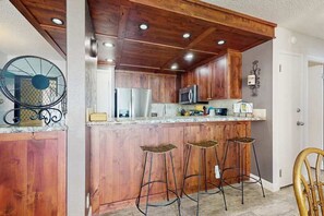 Coffee/tea maker, fridge, microwave, oven - Oceanfront Lahaina Steps from Pohaku Park (Lahaina)