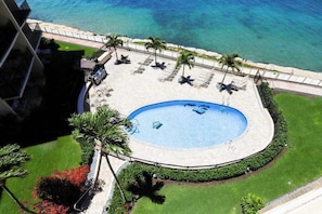 Pool - Oceanfront Lahaina Steps from Pohaku Park (Lahaina)