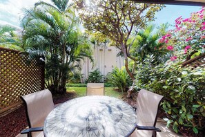 Outdoor dining - Kihei Condo with Grill, AC, Pools & Hot Tub Near the Beaches (Kihei)