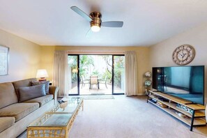 TV, DVD player, offices - Kihei Condo with Grill, AC, Pools & Hot Tub Near the Beaches (Kihei)