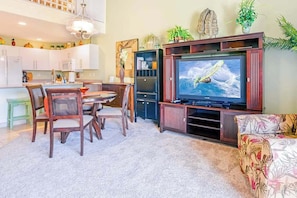 TV, DVD player, offices - Kihei Condo with Resort Pool & Hot Tub - Walk to the Beach (Kihei)