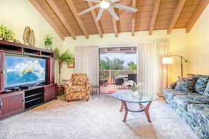 TV, DVD player, offices - Kihei Condo with Resort Pool & Hot Tub - Walk to the Beach (Kihei)
