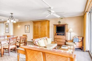 TV, DVD player, offices - Waterfront Lahaina Views, Walk to the Beach (Lahaina)