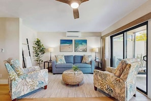TV, offices - Relaxing Kihei Condo with Outdoor Pool, Hot Tub & Fast WiFi (Kihei)