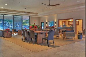 Dining - Unwind in a Peaceful Maui Oceanfront Condo with Pool & Balcony (Lahaina)