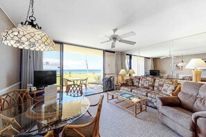 TV, DVD player - Oceanfront Kihei Sugar Beach Condo with Pool, Hot Tub & Sauna (Kihei)