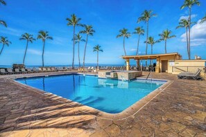 Pool - Kihei Sugar Beach Condo with AC & Shared Grill Close to Beaches (Kihei)