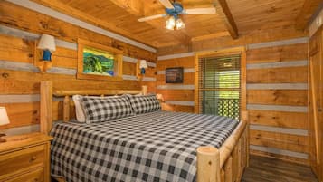 House, 1 King Bed with Sofa bed (Tiny Pines) | 1 bedroom