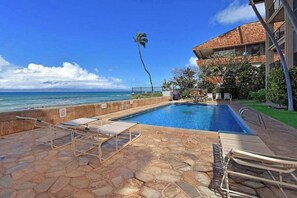 Pool - Oceanfront Lahaina Condo with Lanai & Pool - Steps to Beach (Lahaina)