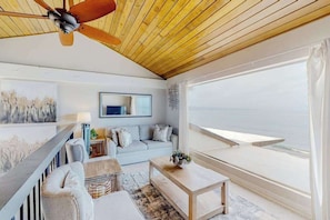 TV, DVD player, offices - Oceanfront Lahaina Condo with Lanai & Pool - Steps to Beach (Lahaina)