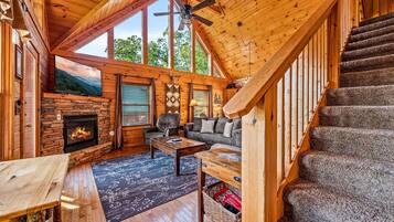 House, Multiple Beds (Some Peak Somewhere Cabin) | Living area