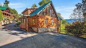House, Multiple Beds (Some Peak Somewhere Cabin) | Exterior